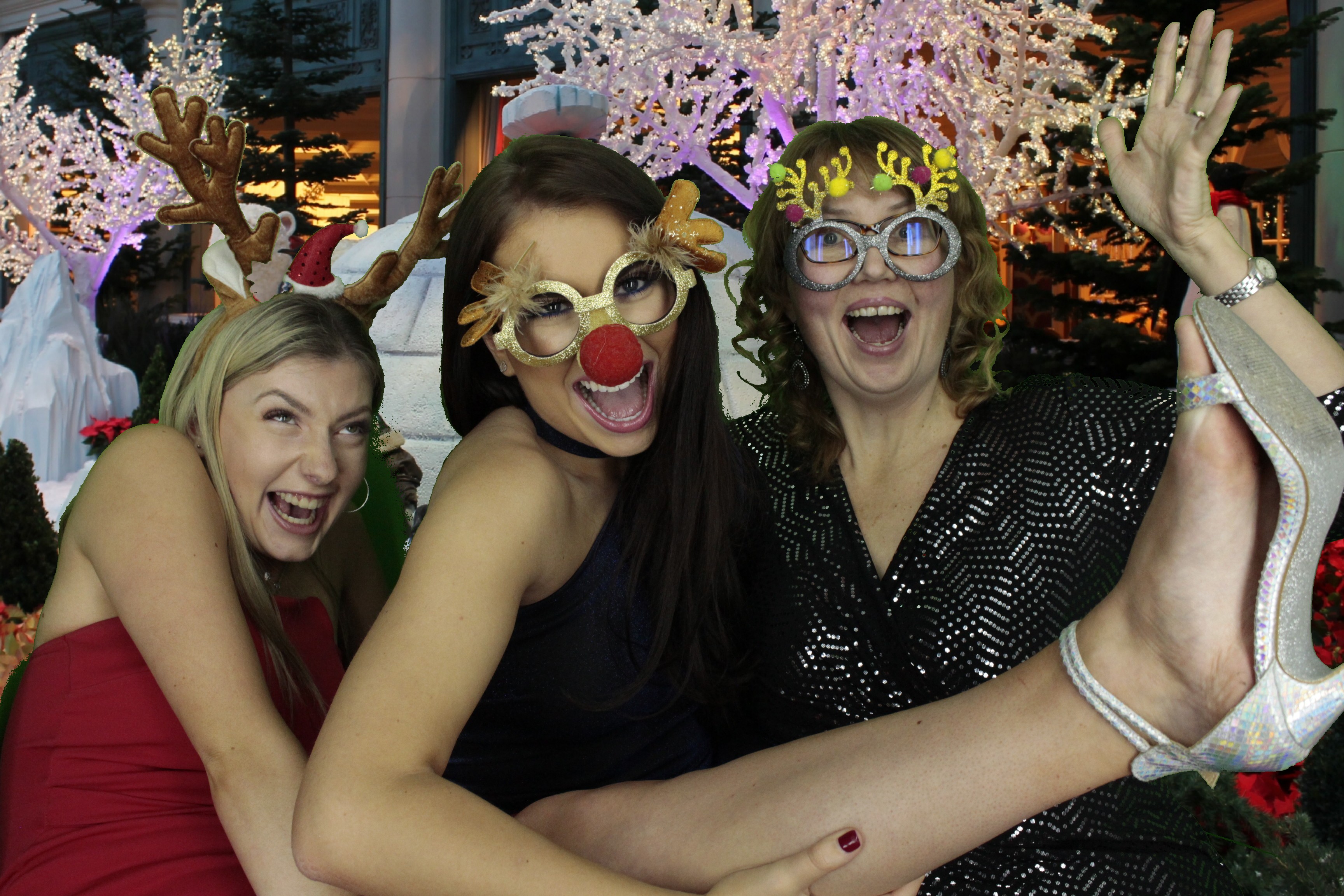 Silvermere Christmas Party | View more photos from the event at gallery.myphotoboothexperience.co.uk/u/MyPhotoBoothExperienceLtd/Silvermere-Christmas-Party-3